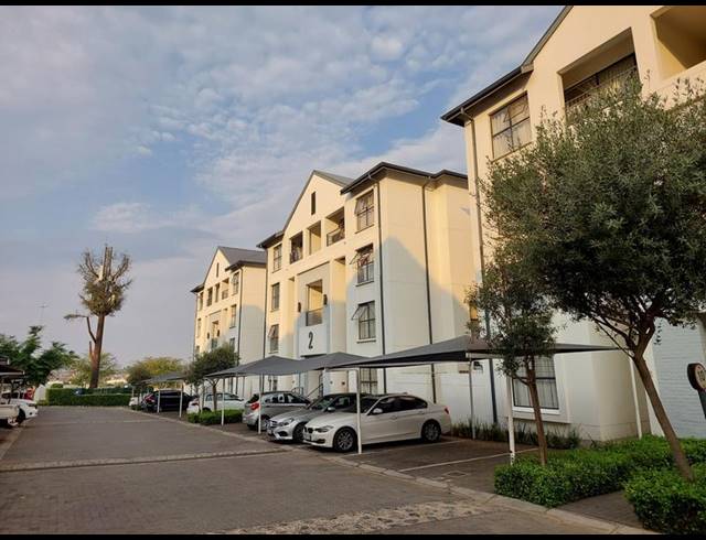 1 BEDROOM APARTMENT FOR SALE IN BRYANSTON